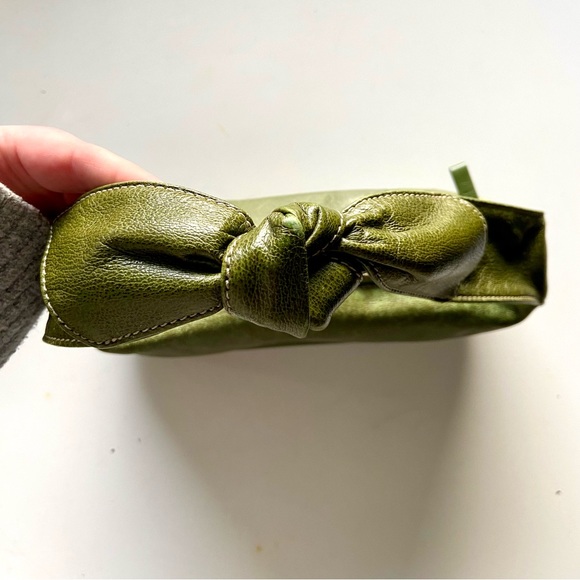 Kate Spade vintage 90s leather shoulder bag with bow strap in olive green - Picture 10 of 12